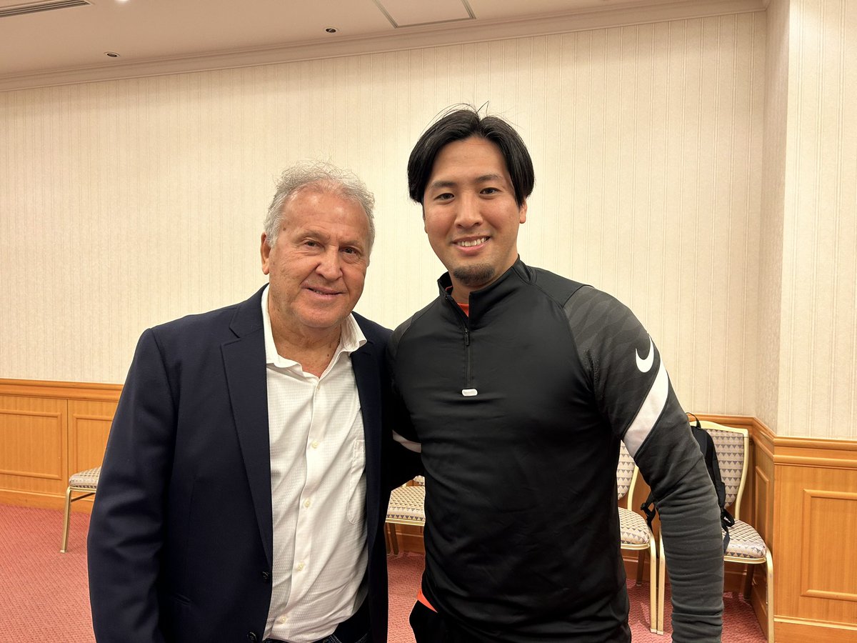 【第37回全国法曹サッカー大会in鹿島】
東京Bは優勝した神戸1に惜敗したものの、堂々の3位入賞！🥉
大会関係者の皆様、2日間本当にありがとうございました！⚽️