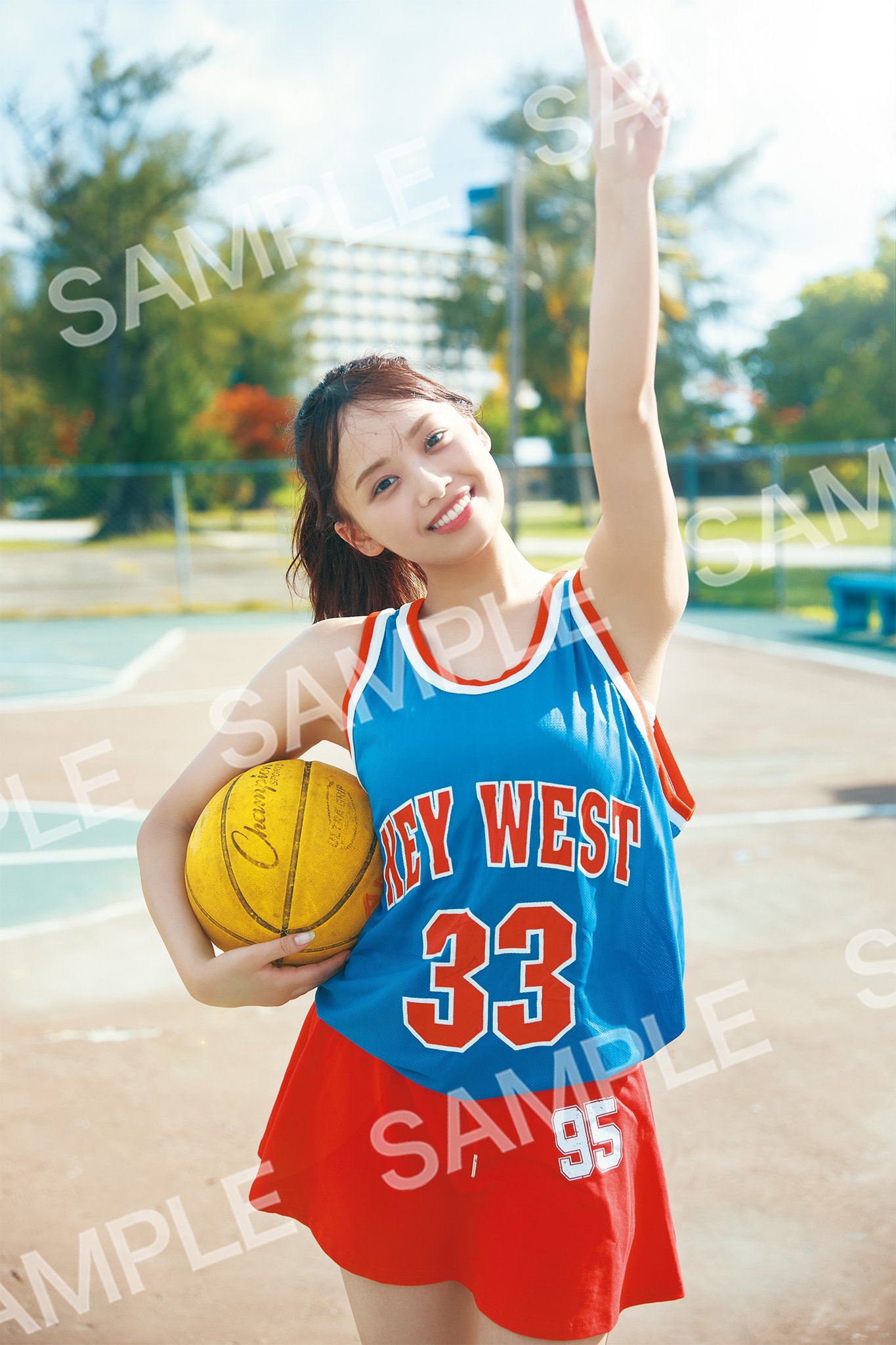 日向坂46 濱岸ひより 直筆サイン入り Tシャツ 【公式通販】