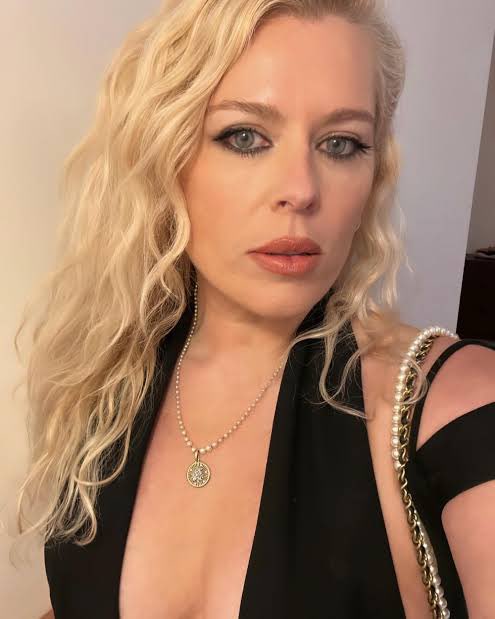BridgetJonesDi1's tweet photo. @WhatCrappens Okay but why is Amanda De Cadenet exactly what I always pictured Trixie Monocle to look like ? https://t.co/ABvOjfN2UJ