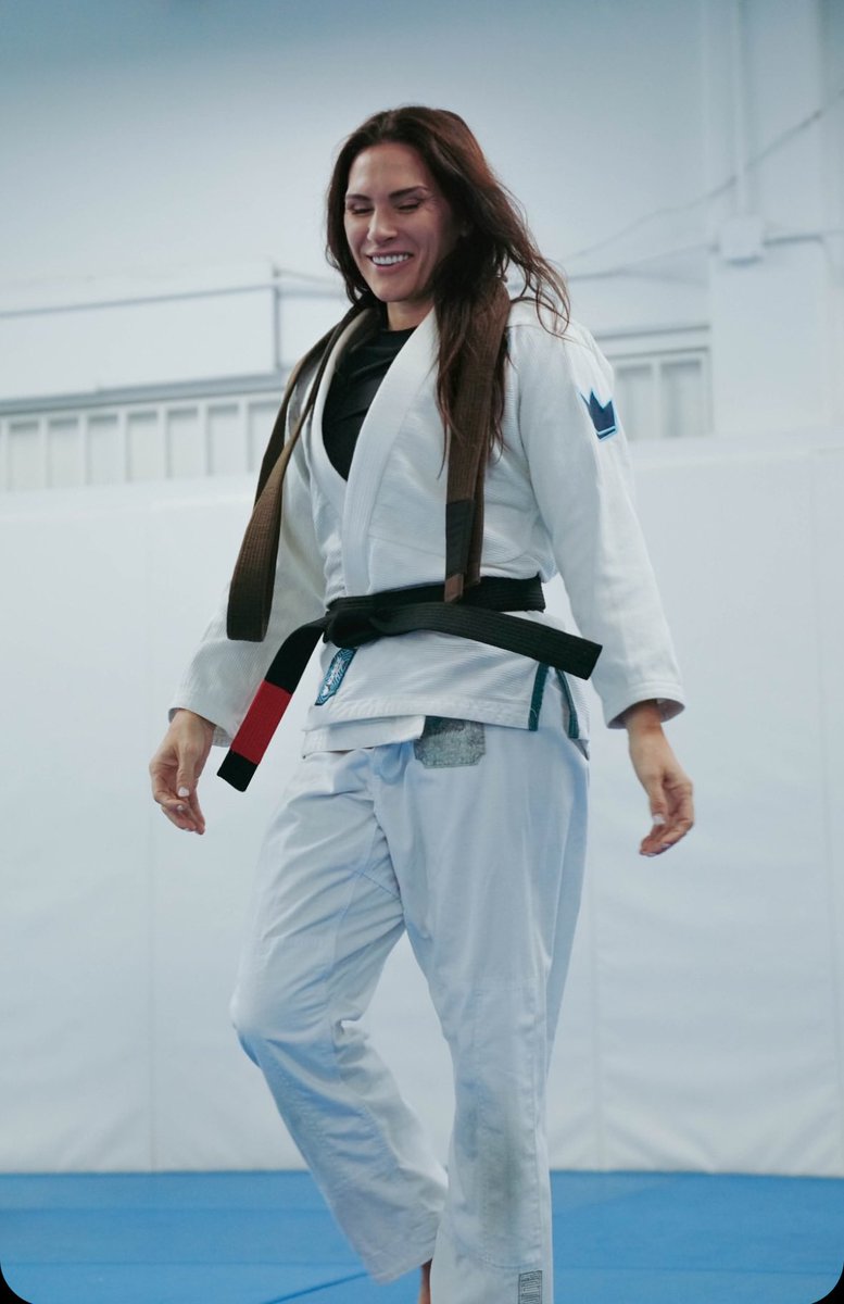 I got my black belt 🥋 
17 years from start to finish and I’ve learned so much more than a martial art.
So much devotion has gone in to this journey. 
Its taught me to be grateful when things are good and to be patient when things are hard.
Jiu jitsu changed my life.
⚔️