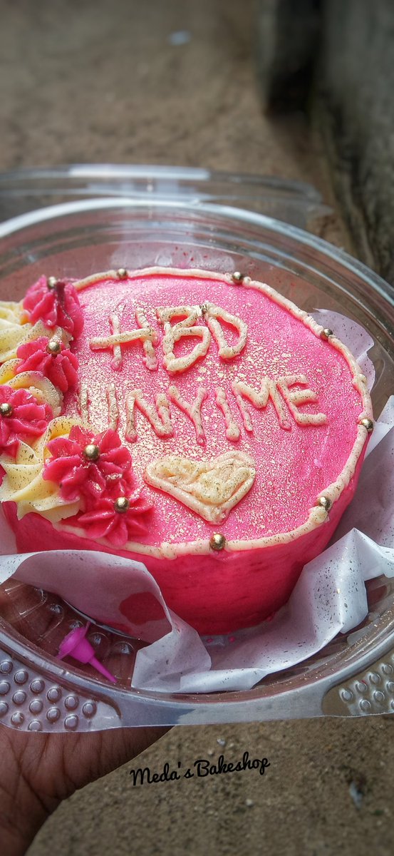 Medasbakeshop's tweet photo. Bento Szn!!

I'll have cakes available throughout this week.
24 hour notice on preorder,we only deliver fresh cakes🤭

Prices are on alt.

Happy New Week!!!

 #bentocakesinuyo #cakesinuyoandikotekpene #medasbakeshop #bentobox #uyobaker  #cakesinuyo https://t.co/iJKSmLb1rk