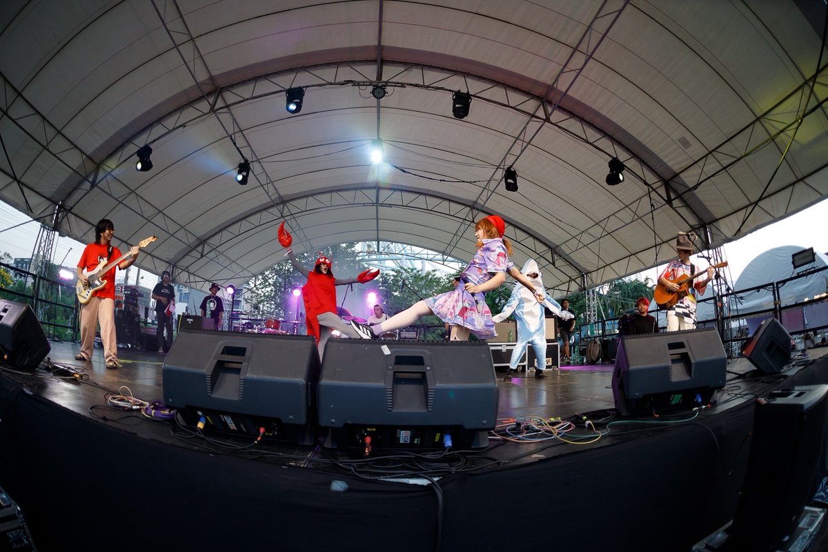 blivlabel's tweet photo. @happyfrontman
#CoconutSunday_Jess
เจส Coconut Sunday
@CoconutSunday x @mori_tsubasa
Live at Cat Expo11 @thisiscatradio
Nov 16th 2024
เวทีเมฆ
#catradio
#SUMMERDISC x #BLIVLABEL
#ONLYWECANSEE #AGAINADAGAIN
#CoconutSunday #TsubasaMori
#CATEXPO11 https://t.co/Uxy96EonNd