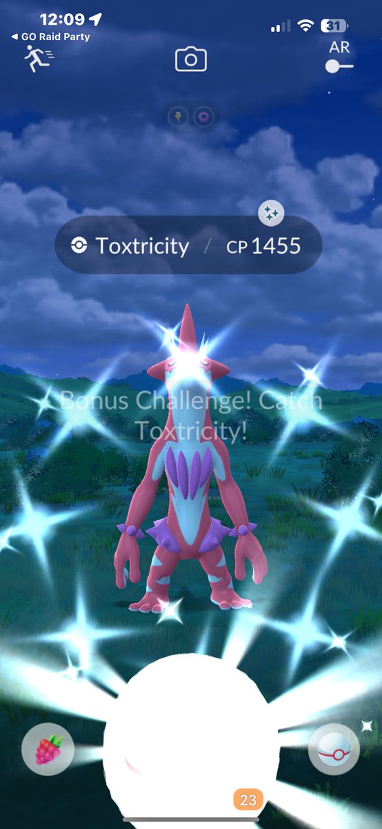 SilverFox242422's tweet photo. Both shinies + a hundo + a shiny dynamax 🤩 not bad for being sick saturday 🤒 
#PokemonGO #ShinyToxtricity https://t.co/fNydAGFHLH