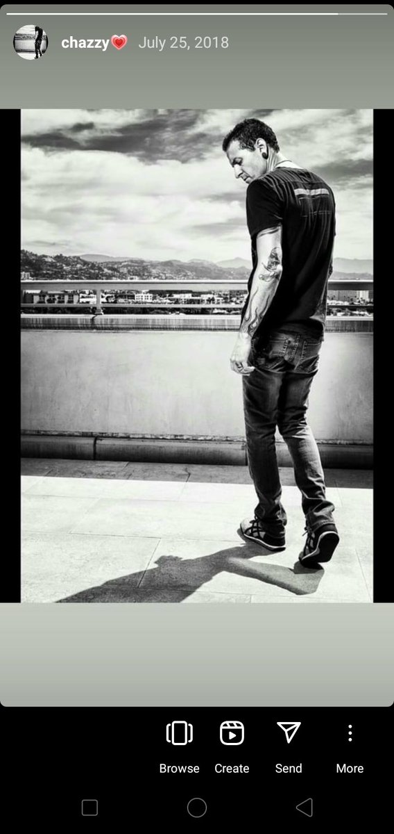 ChinxJose's tweet photo. My fave pic of Chester Bennington❤️ https://t.co/mMQhcbVsqh