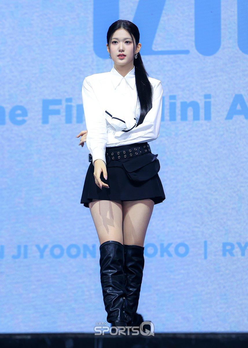 [#포토Q] 241125 윤지윤 ‘N/a’ 데뷔 쇼케이스

📌sportsq.co.kr/news/articleVi…

#윤지윤 #YOONJIYOON
#izna #이즈나 #N_a