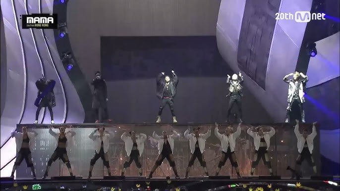 NaiBb_'s tweet photo. VIPs watching MAMA: https://t.co/yZ4MCvcBZU