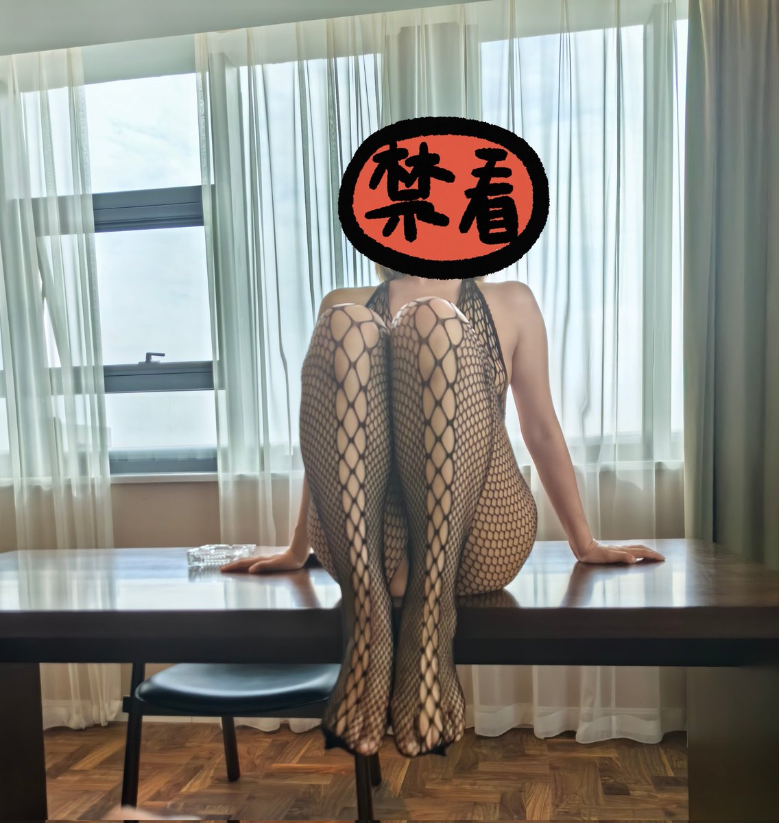 凤凰出品必属精品。只做原创先点赞后观看。点赞也是对我们的支持！在更新两妻轮流口的这个系列就更新完了，下期更新才调教出来的女女，还是喜欢女女的，尤其两人互相舌吻的画面总是让人流连忘返沉迷于中！@KawasawaSen @ToBulaer @ToBulma @BulmaList https://t.co/aiGjWskxRU