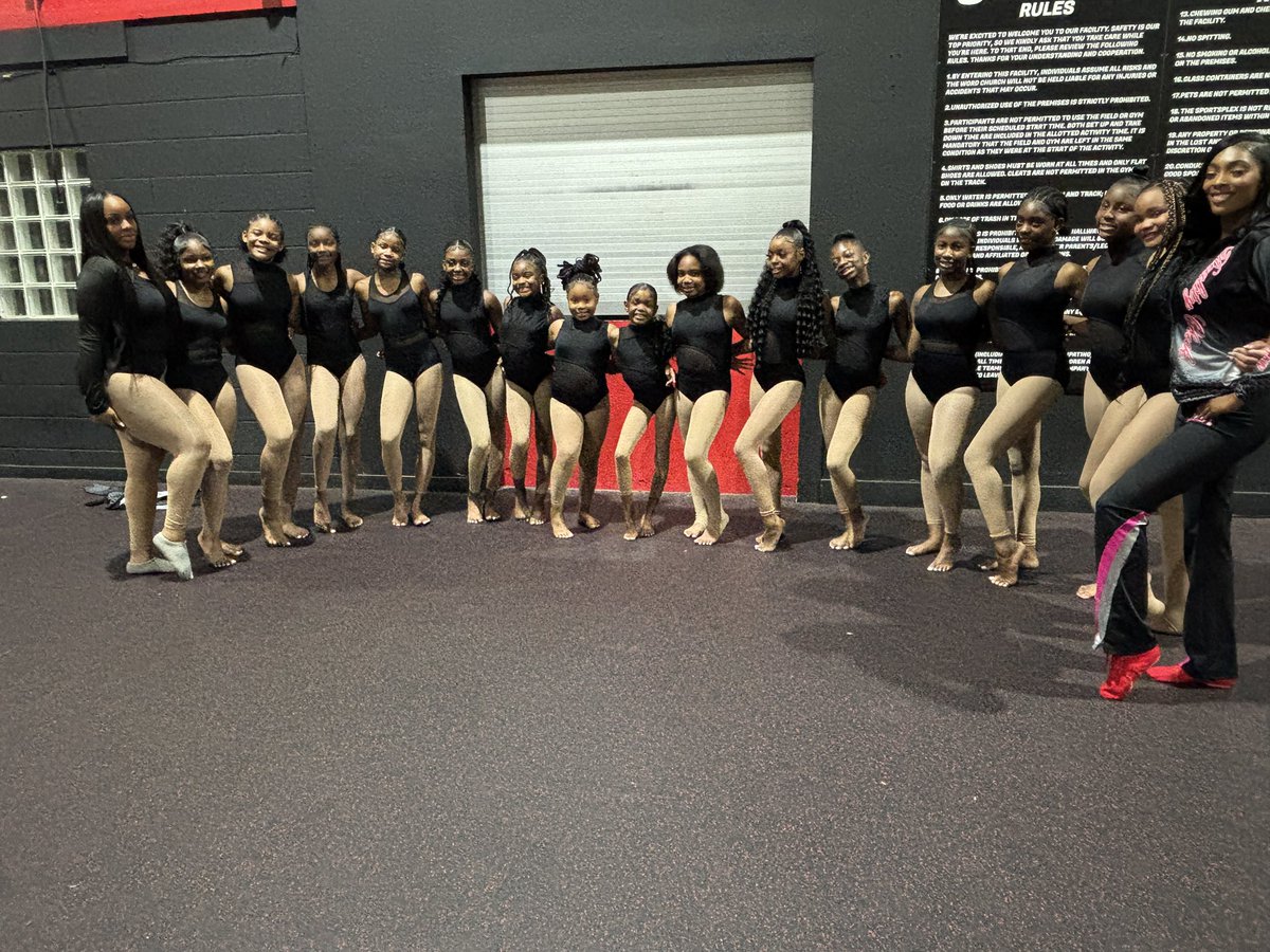 goldenxana__'s tweet photo. Let’s talk abt me starting off as a regular member on the team since 2018 then to captain.. now a coach 😮💨 today I got to preform with my babies for their first performance back as a team so grateful to be apart of some I love and cherish and making me progress… #coachAna🩷🖤 https://t.co/nx441E1MEf