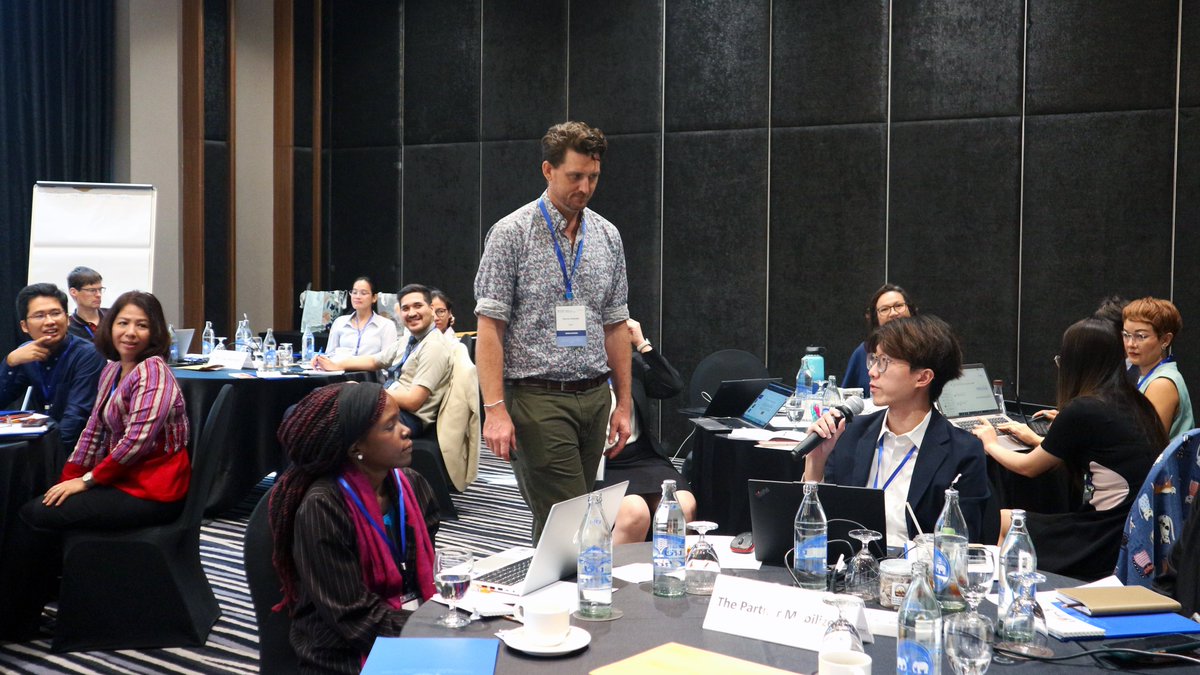IOMAsiaPacific's tweet photo. On 21 Nov, IOM Asia-Pacific's Migration Health Department concluded a 3-day training on the Health, Border and Mobility Management (#HBMM) Framework. 27 colleagues from 17 missions gathered to enhance their expertise in health border and mobility management. https://t.co/eQjY0GKObQ
