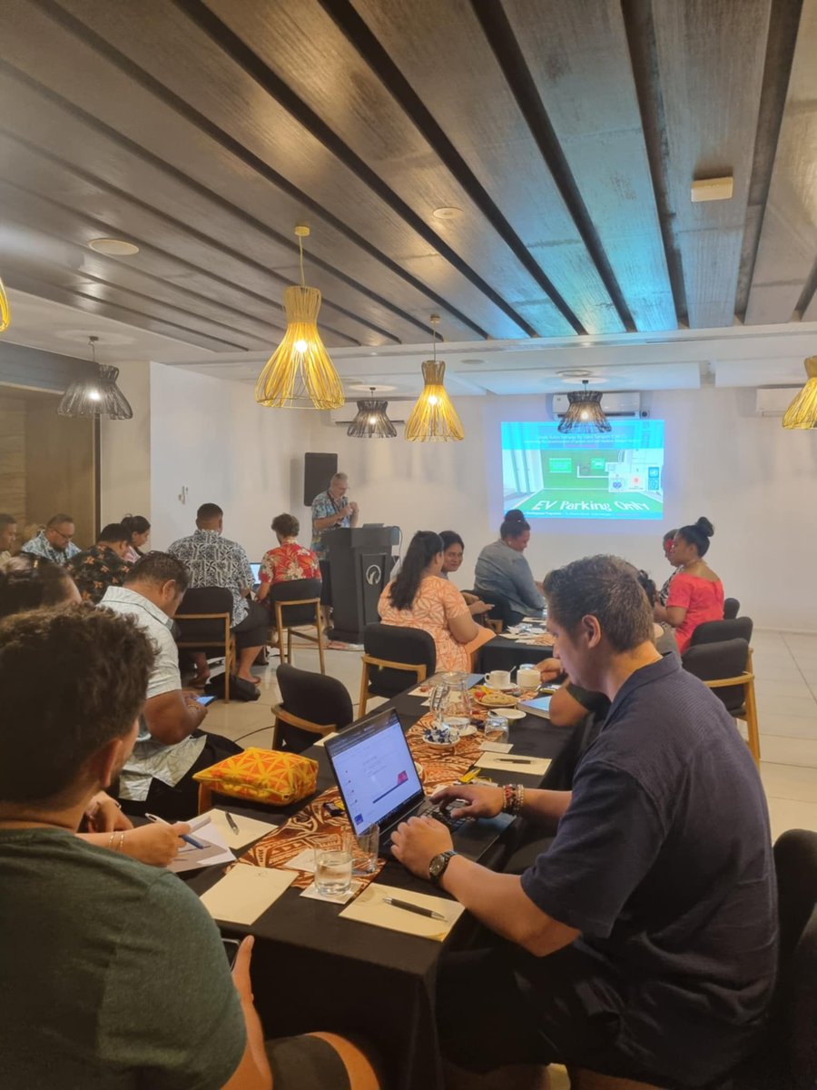 UNDP_Samoa's tweet image. The important role of the #media &amp;amp; communicators in getting the sust. dev. message to the masses was highlighted at the recent media workshop hosted by the #CAPIT project in Samoa. 
Funded by 🇯🇵, the project marks 🇼🇸's biggest effort to date to #decarbonize its transport sector.