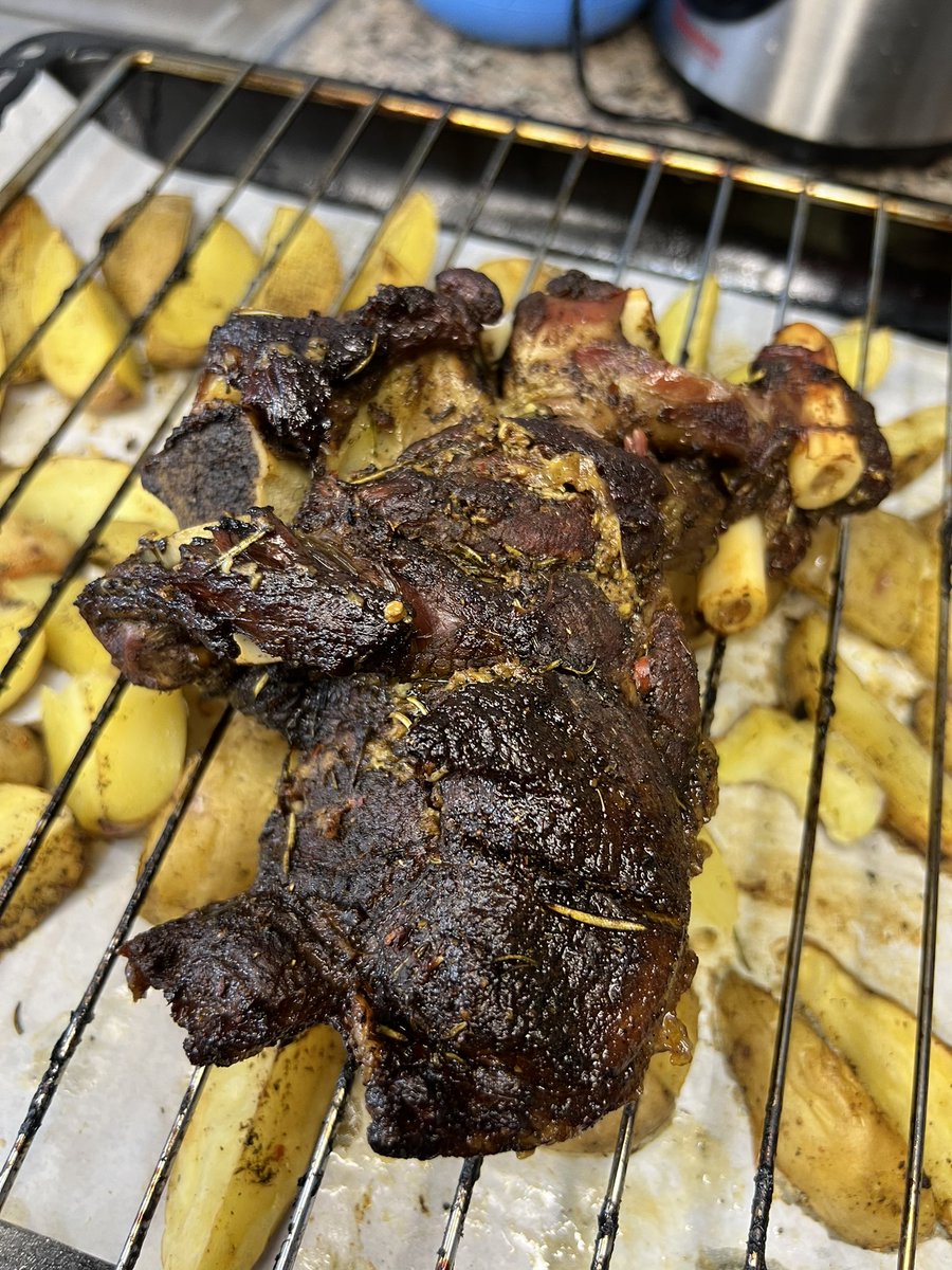 LizzbettyA's tweet photo. Hey guys! Self taught chef here based in Kasarani area🙏 If you need meal preps, one time cooking and stuff like that..Feel free to HMU! Thank you♥️ https://t.co/XRwC7AlhPF
