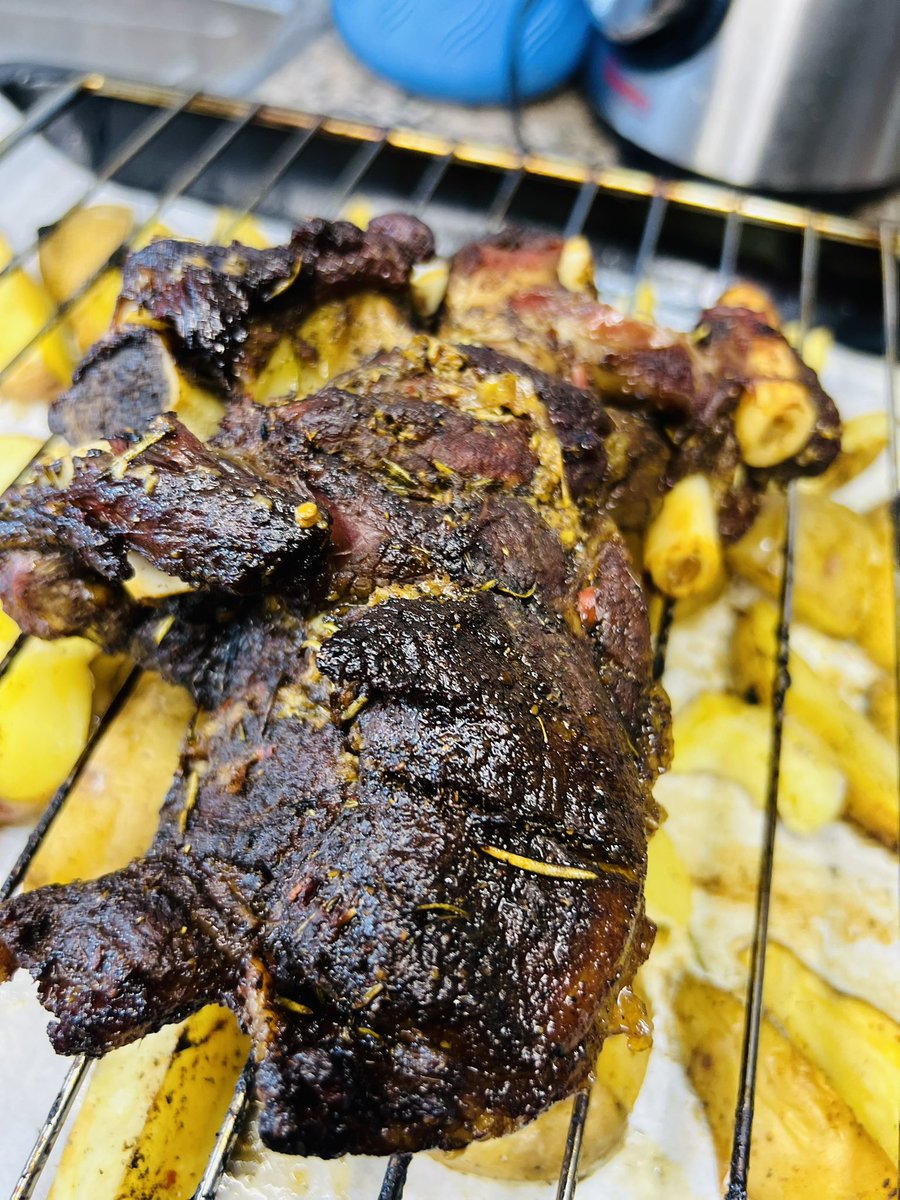 LizzbettyA's tweet photo. Hey guys! Self taught chef here based in Kasarani area🙏 If you need meal preps, one time cooking and stuff like that..Feel free to HMU! Thank you♥️ https://t.co/XRwC7AlhPF