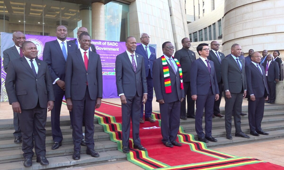 1/2 SADC’s hypocrisy on Mozambique: sidestepping democracy amidst crisis 

Harare- The Southern African Development Community (SADC) has once again found itself mired in controversy, as its extraordinary summit in Harare on Wednesday revealed a striking lack of resolve in