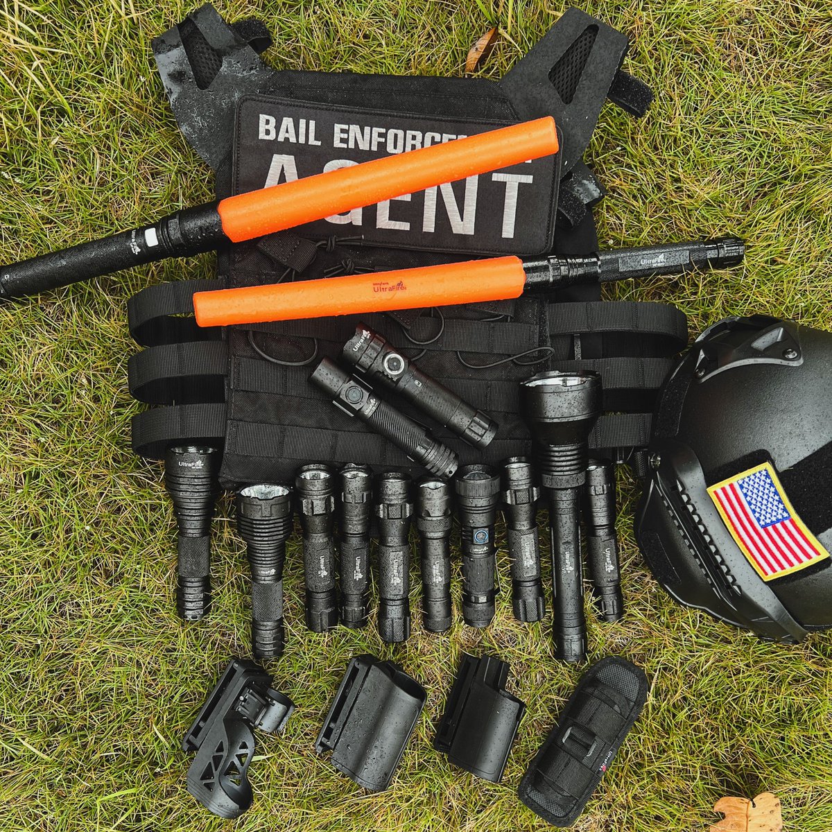 UltraFire_HQ's tweet image. Black Friday just got brighter! 🌟 Grab your first #UltraFire flashlight at an unbeatable price—our biggest deals of the year are here! Don't miss out on high-performance, tactical lighting that’s built to last. Hurry, these discounts won’t last long! 🔥🔦