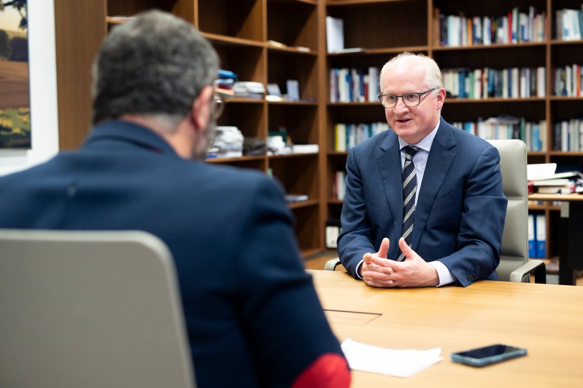 ecb's tweet photo. Chief Economist Philip R. Lane talks to the French newspaper @LesEchos about the current economic outlook and monetary policy.

Read the interview https://t.co/Cvcpo5bitC https://t.co/ORfzqmQhL6