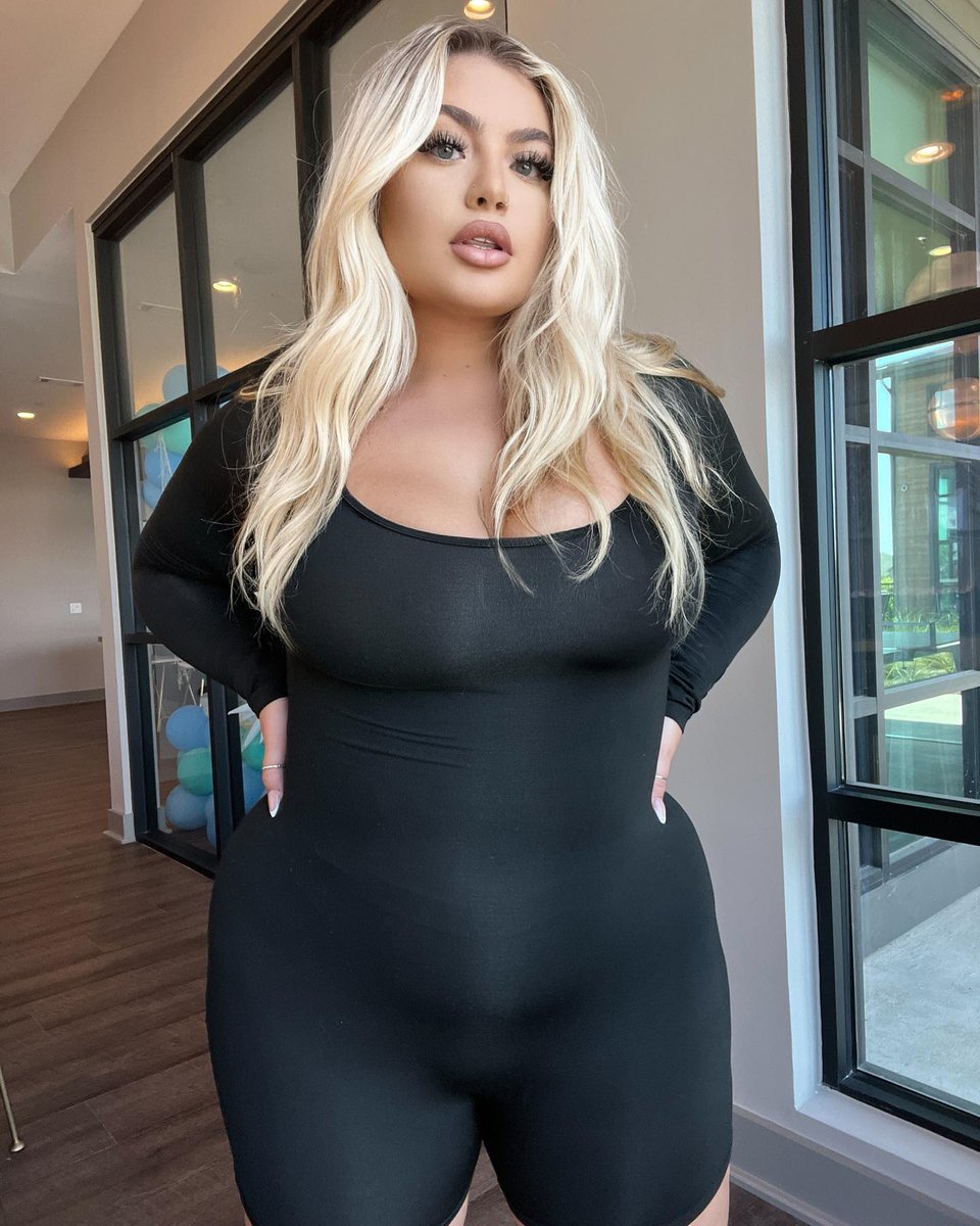 linny4565's tweet photo. #Saquon #BaddiesMidwest
#GoBirds #PHIvsLAR
#MatthewStafford
#married2med #SNFonNBC
#Drake #ChrisChan
#MiltonWilliams #Lions
#Dickerson #Okada
#DariusSlay #Collinsworth https://t.co/LSfJDH2kgj