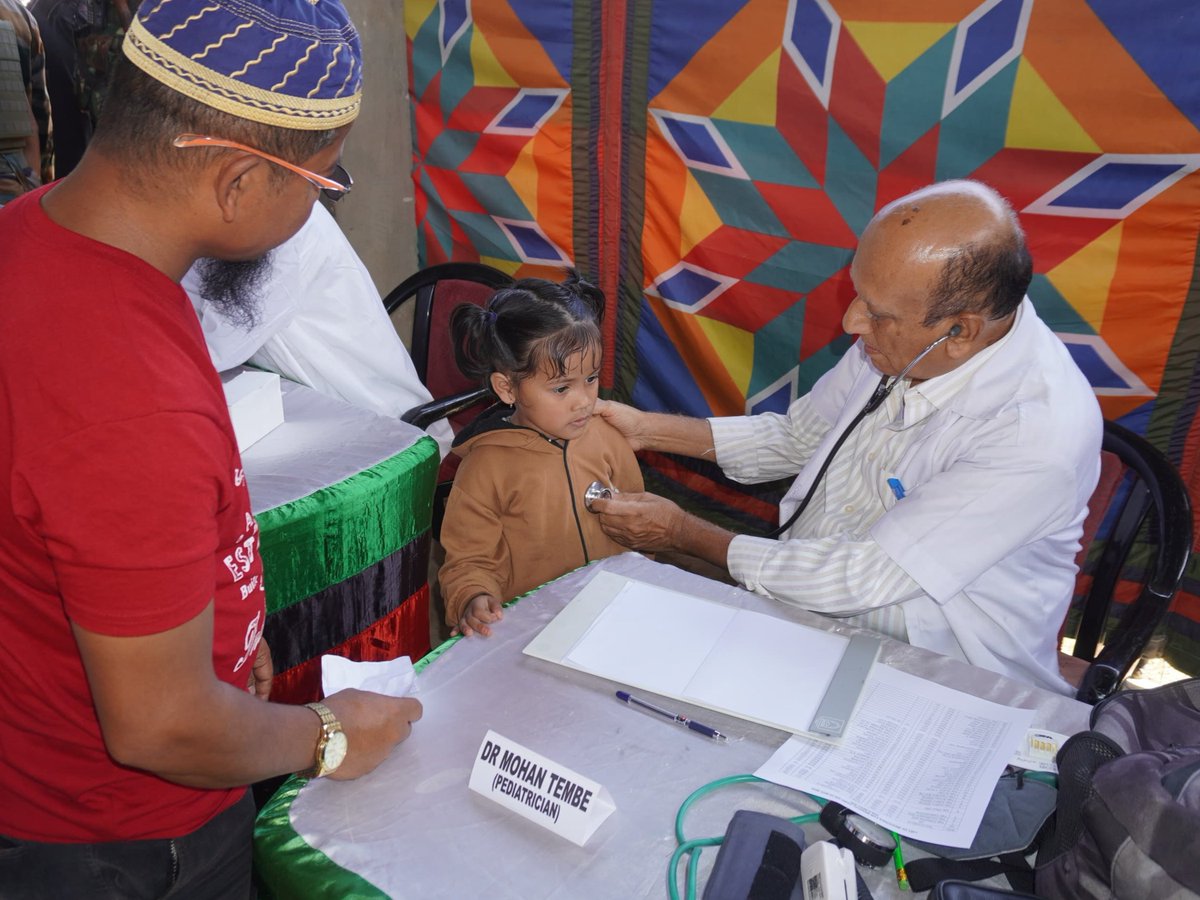 Spearcorps's tweet photo. #AssamRifles formation of #SpearCorps, organized a #MedicalCamp at Lilong, in Thoubal district, #Manipur, in collaboration with the @official_aima,on 23 Nov 24.
The camp witnessed participation of 19 specialists who arrived from #Maharashtra to include ๐๐ฒ๐ป๐๐ฎ๐น ๐ฆ๐๐ฟ๐ด๐ฒ๐ผ๐ป๐, ๐ข๐ฟ๐๐ต๐ผ๐ฝ๐ฎ๐ฒ๐ฑ๐ถ๐ฐ ๐ฆ๐๐ฟ๐ด๐ฒ๐ผ๐ป๐, ๐ข๐ฝ๐ต๐๐ต๐ฎ๐น๐บ๐ผ๐น๐ผ๐ด๐ถ๐๐๐, ๐๐๐ป๐ฎ๐ฒ๐ฐ๐ผ๐น๐ผ๐ด๐ถ๐๐๐, ๐ฆ๐ธ๐ถ๐ป ๐๐ฝ๐ฒ๐ฐ๐ถ๐ฎ๐น๐ถ๐๐๐, ๐ฃ๐ต๐๐๐ถ๐ฐ๐ถ๐ฎ๐ป๐, ๐ฃ๐ฎ๐ฒ๐ฑ๐ถ๐ฎ๐๐ฟ๐ถ๐ฐ๐ถ๐ฎ๐ป๐, ๐ก๐๐๐ฟ๐ถ๐๐ถ๐ผ๐ป๐ถ๐๐๐, ๐๐ก๐ง ๐ฎ๐ป๐ฑ ๐ ๐ฒ๐ฑ๐ถ๐ฐ๐ฎ๐น ๐ฆ๐ฝ๐ฒ๐ฐ๐ถ๐ฎ๐น๐ถ๐๐๐ making it a comprehensive healthcare initiative.
The specialists offered free consultations and health screening services to address various medical concerns ranging from routine health check-ups to specialized care to over 1200 individuals including women and children.
@adgpi
@easterncomd
@official_dgar
@IndianMedAssn
Facebook - https://t.co/UcVfV2CrAC
Instagram - https://t.co/gdBOex7sPr