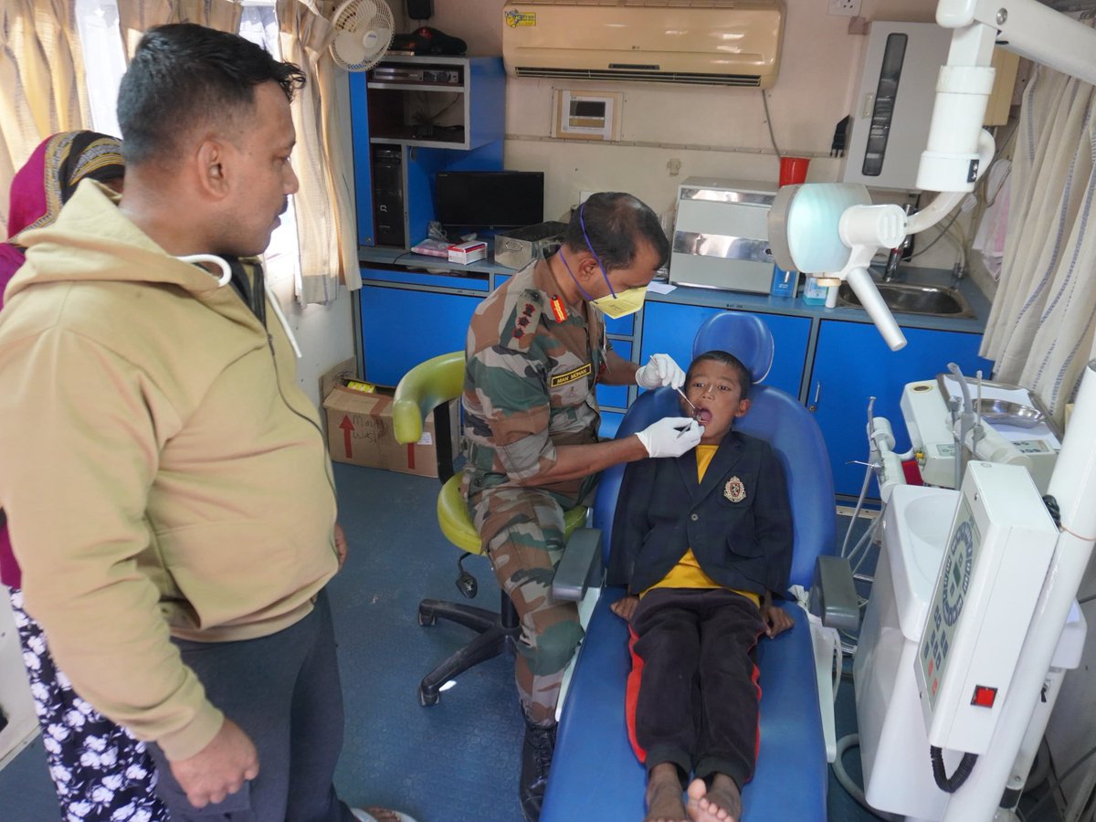 Spearcorps's tweet photo. #AssamRifles formation of #SpearCorps, organized a #MedicalCamp at Lilong, in Thoubal district, #Manipur, in collaboration with the @official_aima,on 23 Nov 24.
The camp witnessed participation of 19 specialists who arrived from #Maharashtra to include ๐๐ฒ๐ป๐๐ฎ๐น ๐ฆ๐๐ฟ๐ด๐ฒ๐ผ๐ป๐, ๐ข๐ฟ๐๐ต๐ผ๐ฝ๐ฎ๐ฒ๐ฑ๐ถ๐ฐ ๐ฆ๐๐ฟ๐ด๐ฒ๐ผ๐ป๐, ๐ข๐ฝ๐ต๐๐ต๐ฎ๐น๐บ๐ผ๐น๐ผ๐ด๐ถ๐๐๐, ๐๐๐ป๐ฎ๐ฒ๐ฐ๐ผ๐น๐ผ๐ด๐ถ๐๐๐, ๐ฆ๐ธ๐ถ๐ป ๐๐ฝ๐ฒ๐ฐ๐ถ๐ฎ๐น๐ถ๐๐๐, ๐ฃ๐ต๐๐๐ถ๐ฐ๐ถ๐ฎ๐ป๐, ๐ฃ๐ฎ๐ฒ๐ฑ๐ถ๐ฎ๐๐ฟ๐ถ๐ฐ๐ถ๐ฎ๐ป๐, ๐ก๐๐๐ฟ๐ถ๐๐ถ๐ผ๐ป๐ถ๐๐๐, ๐๐ก๐ง ๐ฎ๐ป๐ฑ ๐ ๐ฒ๐ฑ๐ถ๐ฐ๐ฎ๐น ๐ฆ๐ฝ๐ฒ๐ฐ๐ถ๐ฎ๐น๐ถ๐๐๐ making it a comprehensive healthcare initiative.
The specialists offered free consultations and health screening services to address various medical concerns ranging from routine health check-ups to specialized care to over 1200 individuals including women and children.
@adgpi
@easterncomd
@official_dgar
@IndianMedAssn
Facebook - https://t.co/UcVfV2CrAC
Instagram - https://t.co/gdBOex7sPr