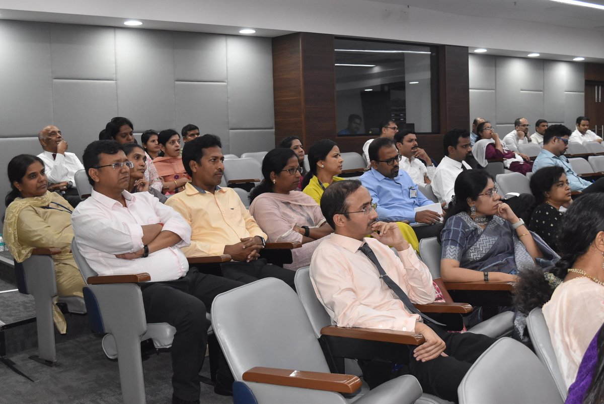 Collaboration sparks innovation! 🌟🤝

At #LVPEI's Research Review &amp; Strategy Meeting 2024, experts shared insights on bridging disciplines, empowering #WomenInScience, and advancing #EyeHealth innovations. 💡👩‍🔬

Together, paving the way for impactful #VisionResearch! 👁️