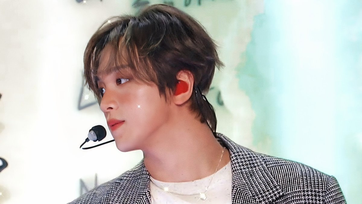 haechanprints's tweet photo. haechan has the prettiest face ever https://t.co/GqWR34ZLFA