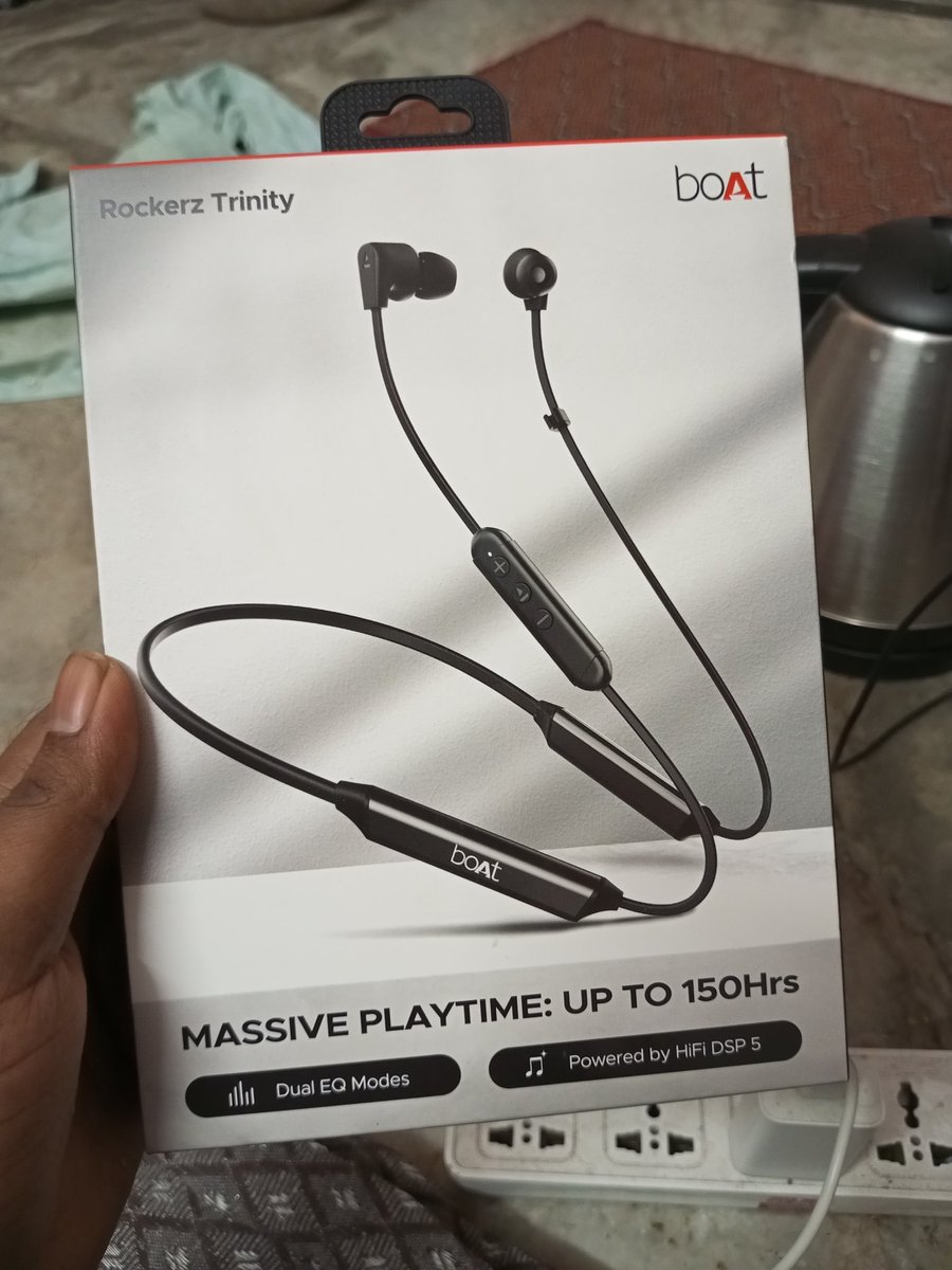 kumarravica's tweet photo. The packaging of product is https://t.co/Y4dH7ft2eL packaging.further while payment credit card not supported. Embarassed by @RockWithboAt https://t.co/g0ShSkRc7D