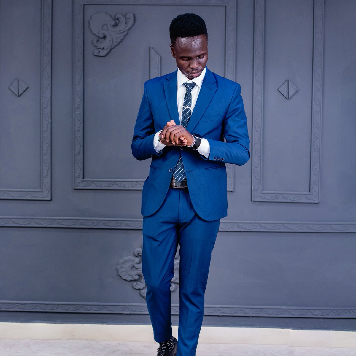Allow me to reintroduce myself.

My name is Edgar Wabwire, a Communication Graduate a strategic communication expert, and A Journalist specializing in media relations, public relations, content development, crisis communication, digital reputation management, political