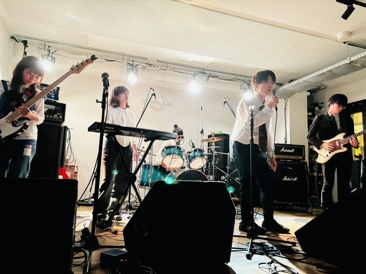 StiffslackVenue's tweet photo. [2024.10.16(Wed) Versions of Modern Performance Vol.1 at stiffslack VENUE] 平日から創造的な夜をお届けする新企画第1弾はex-クランベルトのUhde、名フォトリオのさかさまの坂、mme.rigbyからTsubasa Sasaki、初登場の若手クルフク！SSにとって新旧乱れる若手の躍動を感じられるそんな場になれば… https://t.co/ZMDoNBTDoU