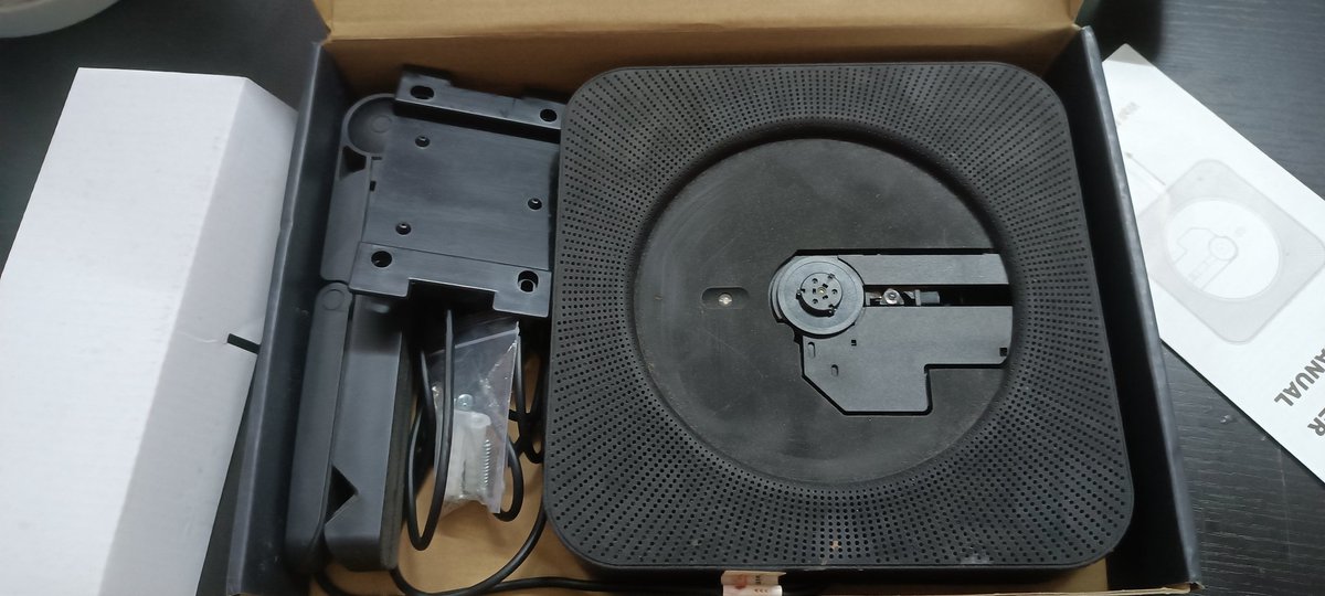 WanaOne17's tweet photo. Cd player
RM80 exc postage

Condition:
- function well
- cd mode + bluetooth mode
- a bit dusty (just keep in box)
- rarely used
- scratch a bit at the box

Items in box
✅cd player 
✅player stand
✅wall mount plate + screws + nails (never used)
❌remote control

Pm if interest https://t.co/jHzfGd8Y1E