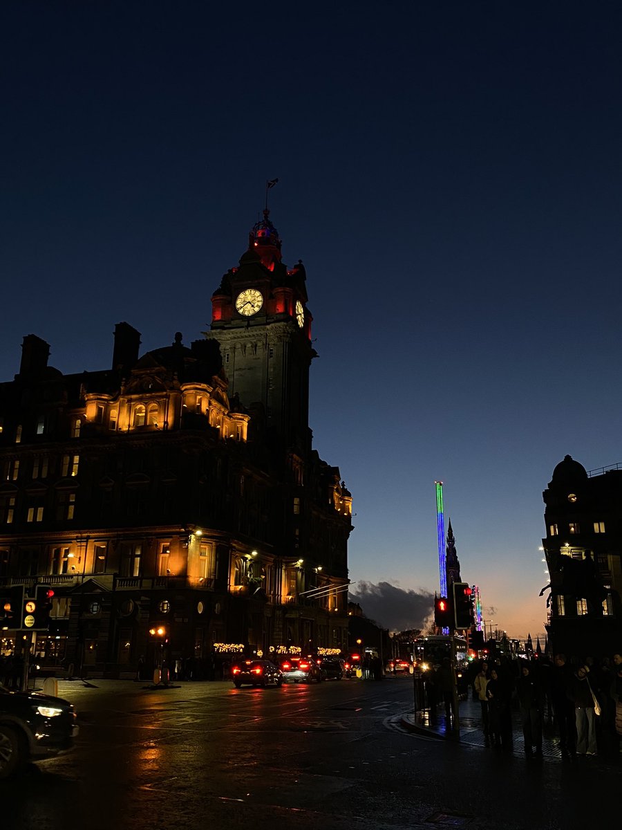 🚨 <a href="/pallett_lab/">Pallett Lab UCL</a> ON TOUR 🚨 

Storm Bert wasn’t going to stop us getting to Edinburgh to collaborate with <a href="/prakramacha/">Prakash Ramachandran</a> and his group at <a href="/EdinUni_CIR/">The Centre for Inflammation Research</a> 

Looking forward to diving into some spatial liver data together 😁