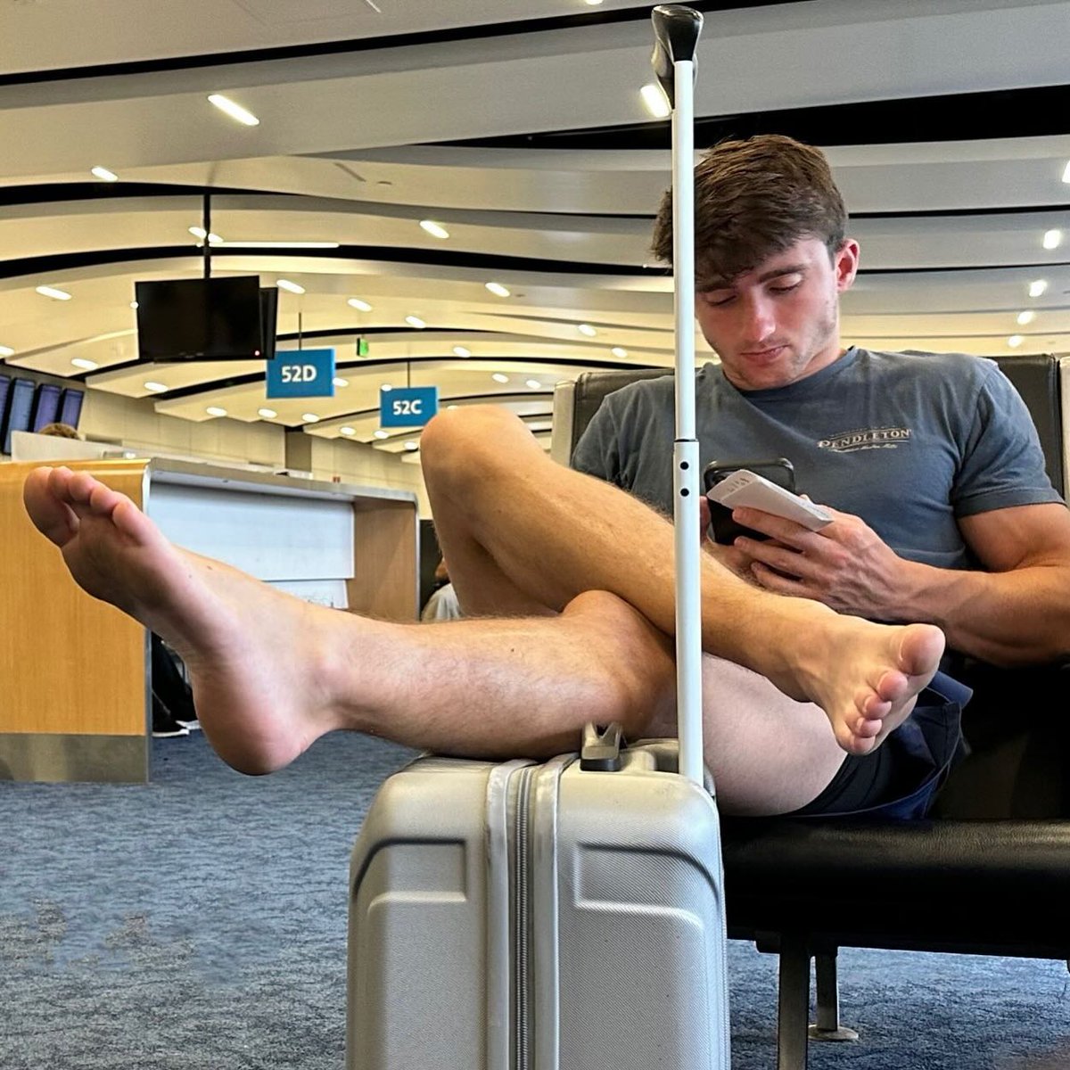 viirgingooner's tweet photo. his straight white boy feet smell so fucking good bro 😩😩 https://t.co/Pqqex5dNBt