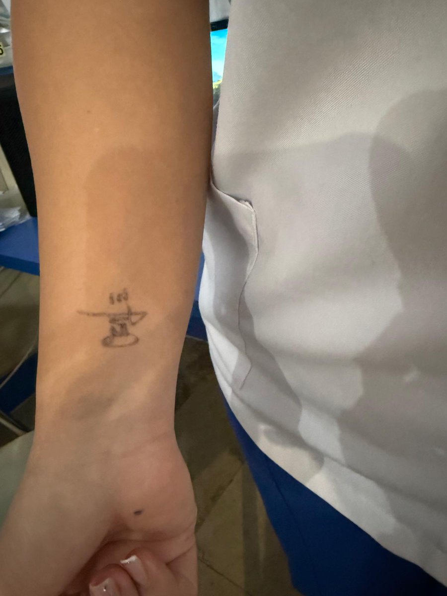 merdibaaa's tweet photo. Konserli, söyleşili bir hafta sonundan sonra sendromsuz Pazartesi 😍🥰💗 

@canbonomo 🤘🏼🏴‍☠️ https://t.co/9g861b6Pxg