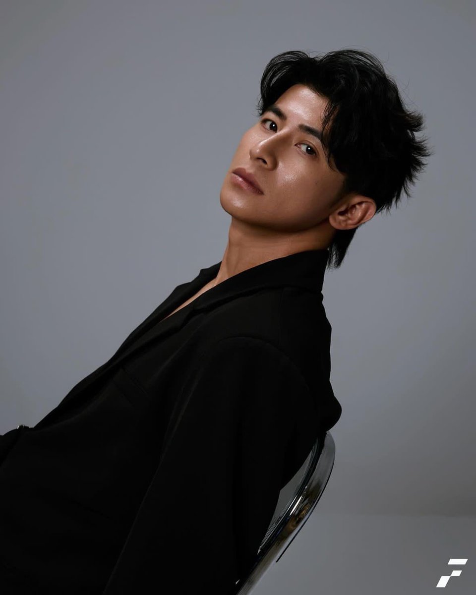 sakuryo719's tweet image. さあ、話題になっているセンターの陳 傑憲さんの写真を送ります。

元々台湾で顔で有名な選手ですが、プレミアム12でさらに代表になれるでしょう🤗🤗🤗

現役の選手です！俳優ではありません。

#プレミアム12