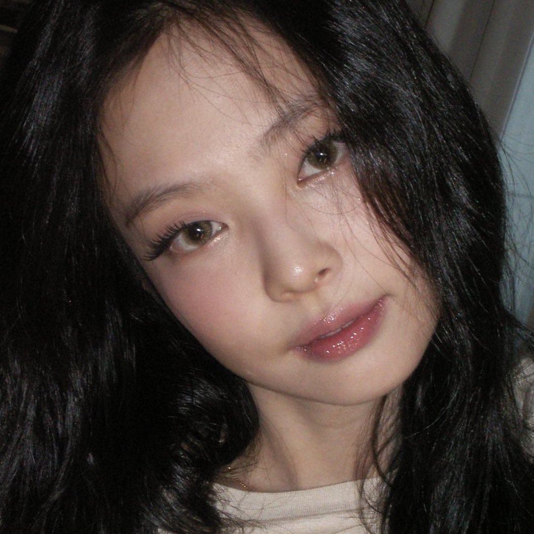 jenscharisma's tweet image. then                                                        now