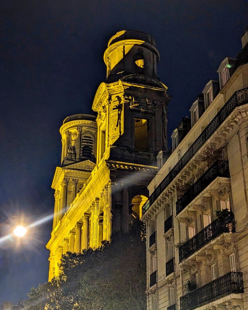 Sortie d'une exposition en nocturne...

L'axe Jardin du Luxembourg / Saint-Germain-des-Prés offre de jolis angles et contrastes de lumières.

📆 28.10.2024
📍 Église Saint-Sulpice depuis la rue Férou (Paris 6e) instagr.am/p/DCyWhLqIUYT/