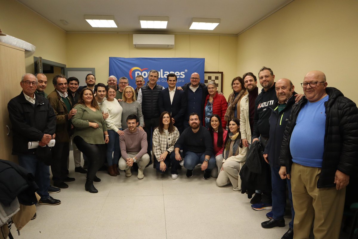 lucascrgu's tweet photo. Alberto Ruiz da un paso más por su pueblo, encabezar y liderar la Junta Local de Horche.

La necesidad de nuestros vecinos siempre lo primero. Enhorabuena. https://t.co/UQq4Z9Eo5w