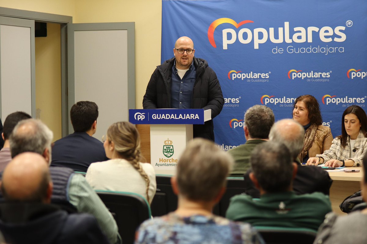 lucascrgu's tweet photo. Alberto Ruiz da un paso más por su pueblo, encabezar y liderar la Junta Local de Horche.

La necesidad de nuestros vecinos siempre lo primero. Enhorabuena. https://t.co/UQq4Z9Eo5w