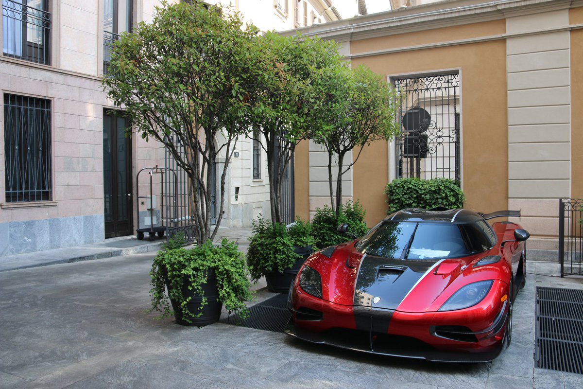 Exotics_Master's tweet photo. Koenigsegg Agera XS in Milan 🇮🇹

#Exotics_Master https://t.co/8WDTOuTifd