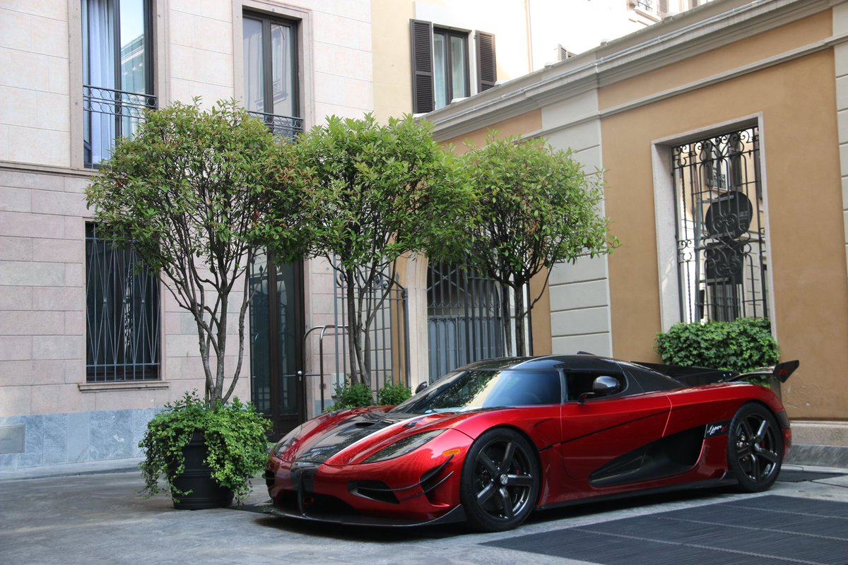 Exotics_Master's tweet photo. Koenigsegg Agera XS in Milan 🇮🇹

#Exotics_Master https://t.co/8WDTOuTifd