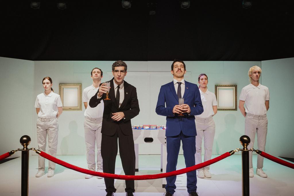 'Observin aquests fills de puta', el millor espectacle dels <a href="/DuoFacil/">Dúo Fàcil</a>, serà aquest cap de setmana al <a href="/teatreaurora/">Teatre de l'Aurora</a> i ben aviat al <a href="/maldateatre/">El Maldà</a>. Filldeputisme i elegància per riure a gust. En vaig parlar a <a href="/somnovaveu/">novaveu</a>: novaveu.recomana.cat/l-elegancia-de…