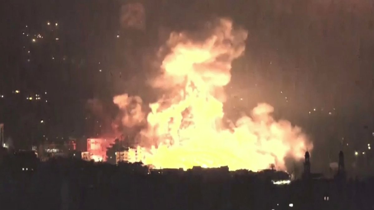 #BREAKING 
Beirut Strike Sparks Retaliation as Hezbollah Fires 250 Rockets Into Israel.

Lebanon's Hezbollah has retaliated after Israel's attack on Beirut. #Hezbollah fired more than 250 rockets at Israel. Meanwhile, the Israeli army said that many houses near Tel #Aviv were