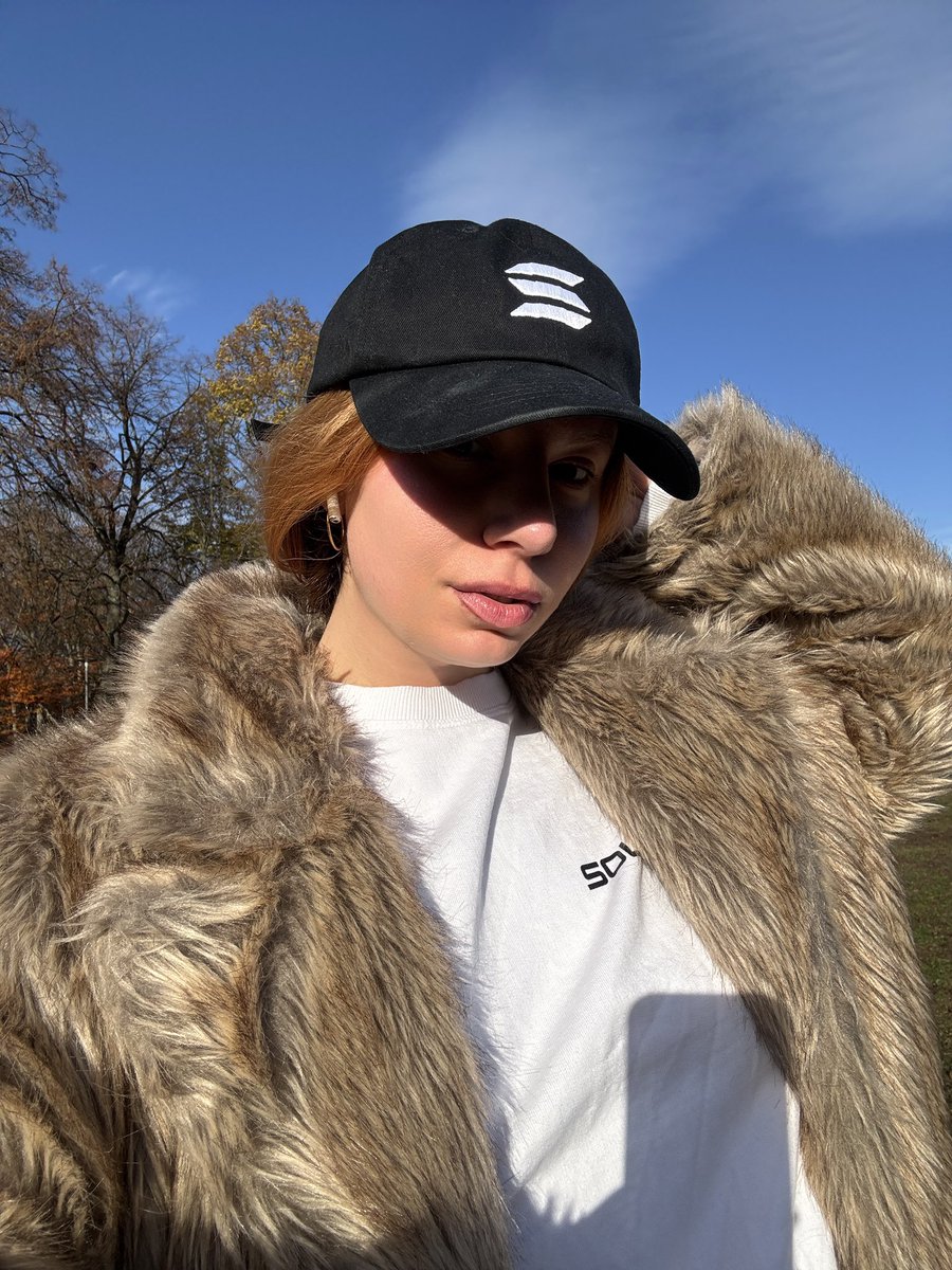 GM ☀️ 

Today I‘m rocking my solana outfit at the sunny morning walk in Berlin 🤜🤛 the vibes are high, and it’s gonna get even HIGHER.
