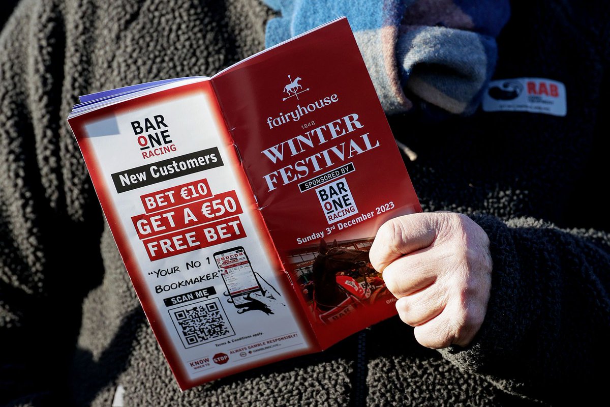 BAR1Betting's tweet photo. WIN TICKETS TO THE WINTER FESTIVAL 🎫

RT &amp; follow for your chance to win a pair of tickets to Sunday's Bar One Racing Winter Festival @Fairyhouse https://t.co/HtbtPDPngX