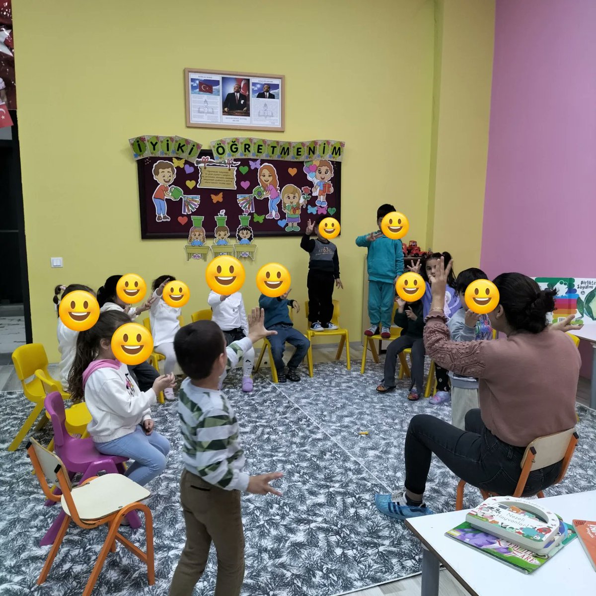 Biz bugün Fatih Anaokulu'nda kütüphanemiz hakkında bilgi verip, kitap okuduk.📗📖😍
#etkinkütüphane
#kütüphanemiseviyorum