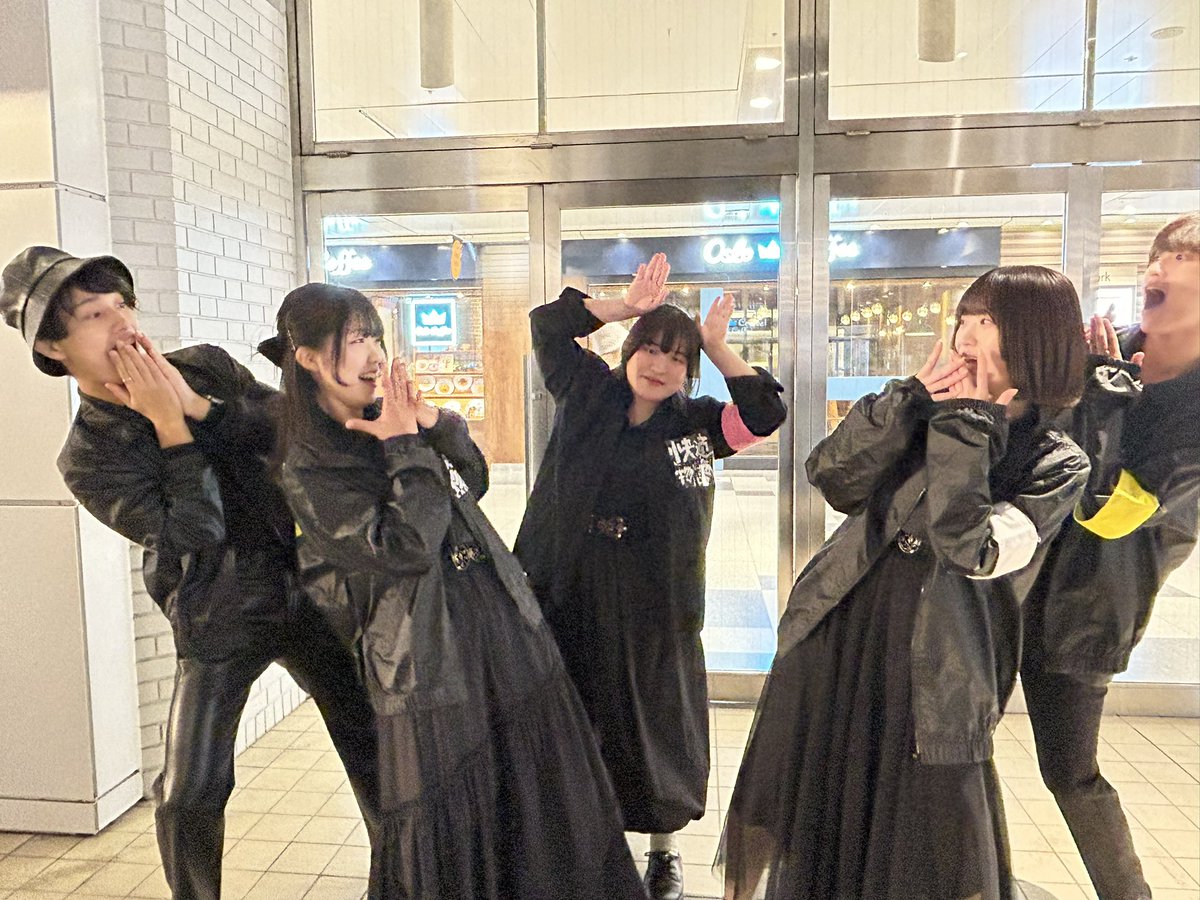 Kaimono_DDD's tweet photo. 【お久しぶりです！！】
ナゴペラに出演してきました~！🛒🌟
現役を引退したバンドとは思えないくらい登場から盛り上げてくれてありがとうございました🥲🥰私達も楽しく演奏出来ました~！！
次はいつになるかな……少し空くかもしれません。忘れないでね、またね！！🌟 https://t.co/g5sPUfUz9D