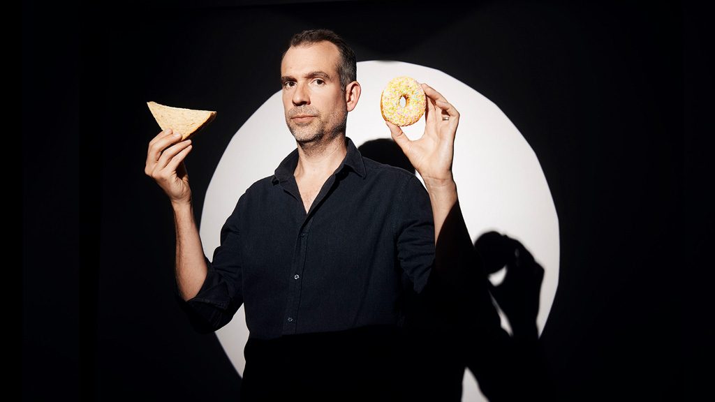 Radio Times (@radiotimes) on Twitter photo On TV today - Irresistible: Why We Can't Stop Eating sees <a href="/DoctorChrisVT/">Chris van Tulleken 🏳️🌈</a> explore the UK's obsession with ultra-processed food, with shocking results. 9pm on BBC Two/iPlayer
radiotimes.com/programme/b-oz… On TV today - Irresistible: Why We Can't Stop Eating sees <a href="/DoctorChrisVT/">Chris van Tulleken 🏳️🌈</a> explore the UK's obsession with ultra-processed food, with shocking results. 9pm on BBC Two/iPlayer
radiotimes.com/programme/b-oz…