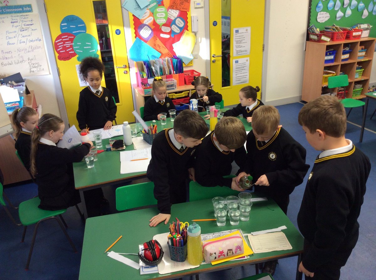 ctrps1's tweet image. 🌍 P5B have been diving into 'The Blue Planet' topic! They've been experimenting with what dissolves in water and honing their investigative skills. Science is so much fun! 🧪🔍 #PrimarySchool #ScienceExploration #BluePlanet