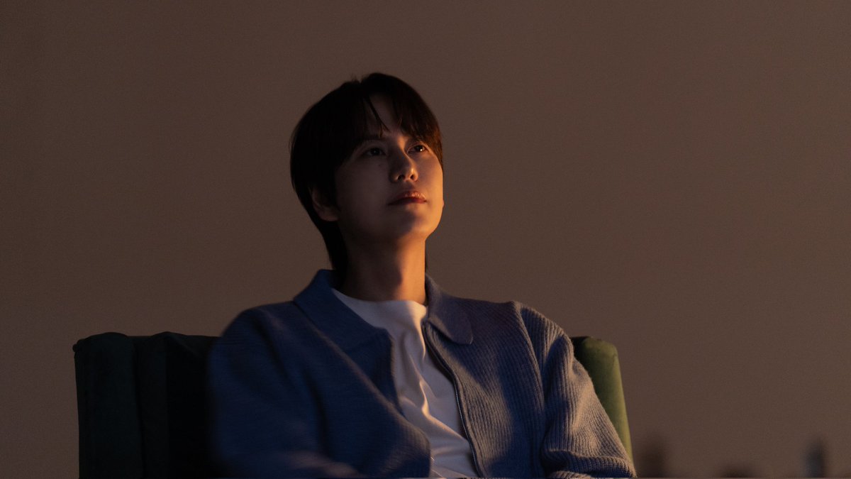💛 

📷 Track Video Behind Cut 

더 많은 사진은 지금 위버스에서 확인하세요!
🔗weverse.io/kyuhyun/media/… 

KYUHYUN The 1st Album [COLORS]
2024. 11. 27. 6PM (KST) Release 

#규현 #KYUHYUN
#COLORS
#하루마다끝도없이 #UnendingDays
#20241127_6PM #COMEBACK