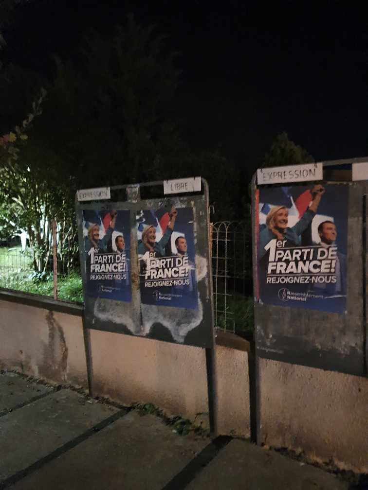 BaubryR's tweet photo. 🔵Opération collage Rassemblement National à #Saint-Cannat , #Orgon et #Lamanon avec Alexis Allione, Léo et Leïa !

Sur le terrain, nos convictions s’affichent : RN, premier parti de France ! 🇫🇷 

Nous rejoindre⤵️
🌐 https://t.co/WDdVPOGzXn

#collage #circo1315 #RN https://t.co/pbPISMX5iz