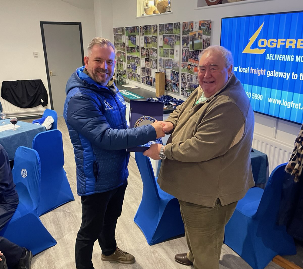 SouthernLeague1's tweet photo. 🏆PRESENTATION | On Saturday, Southern League Vice Chairman, Maurice Dorrington, was on hand to present @halesowentownfc Chairman, Keith McKenna, with the @PST_Sport Club of the Month award for October 2024 in the Premier Central...

#SouthernLeague | #ClubOfTheMonth https://t.co/wVyRB2sI6a