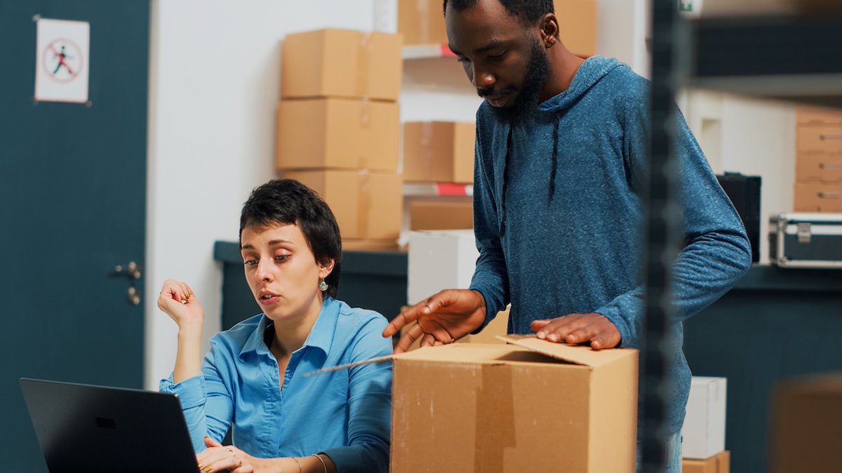 safevanlines's tweet photo. 🚛 Corporate Moves Made Simple!
From small offices to large facilities, we offer tailored corporate moving solutions that keep your operations running smoothly.

📦 Click the link in our bio for a free consultation!
#CorporateMoving #OfficeRelocation #SafeVanLines #ReliableMovers https://t.co/w29kyfQdKd